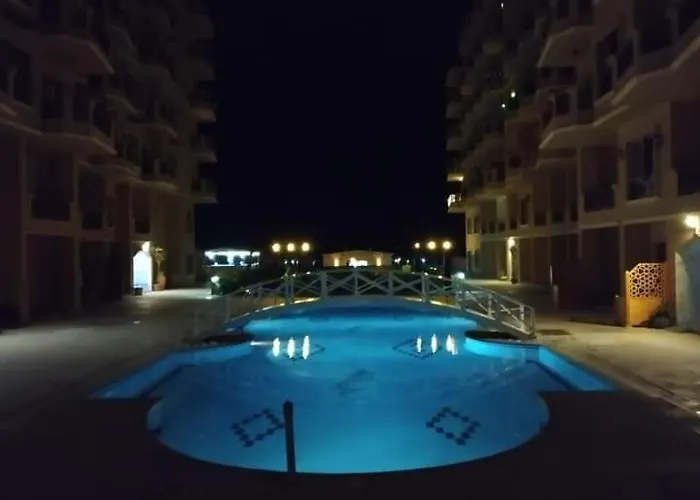 Turtles Hourghada View Sea View Pool Private Pools Balcony Security Cafe And Restaurant On Pool Jacuzzi Air-condition Sunny A Large Balcony *