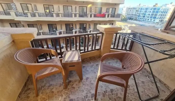 Turtles Hourghada View Sea View Pool Private Pools Balcony Security Cafe And Restaurant On Pool Jacuzzi Air-condition Sunny A Large Balcony Gurdaka